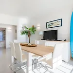 Beautiful Seaview 2 Bedroom Apartman