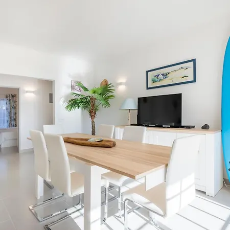 Beautiful Seaview 2 Bedroom Appartement