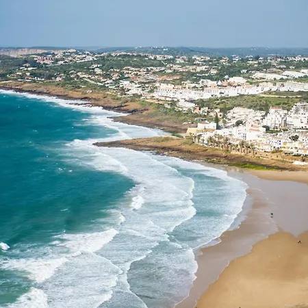 Beautiful Seaview 2 Bedroom Apartament