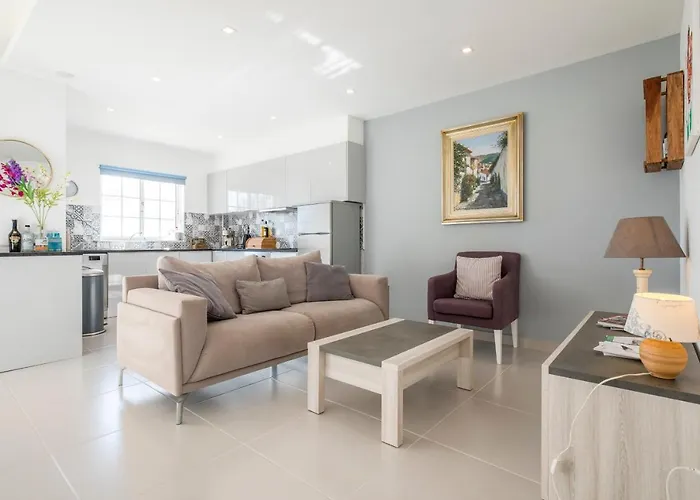 Beautiful Seaview 2 Bedroom