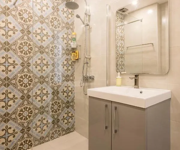 Beautiful Seaview 2 Bedroom 아파트 *